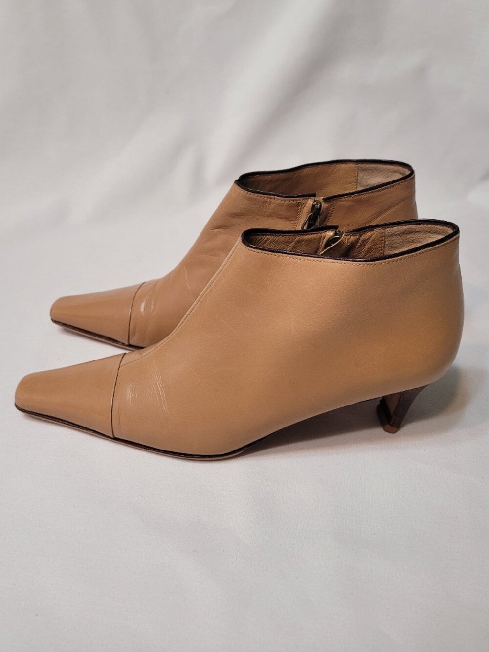 Kate Spade New York Women’s Beige Leather Side Zip Ankle Bootie Italy Size 7